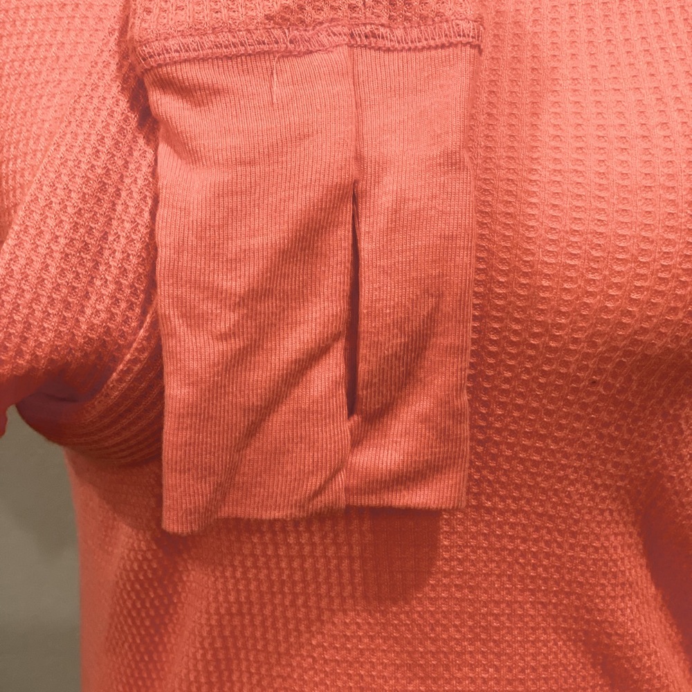 Coral Henley top with thumb hole sleeves - Picture 3 of 3